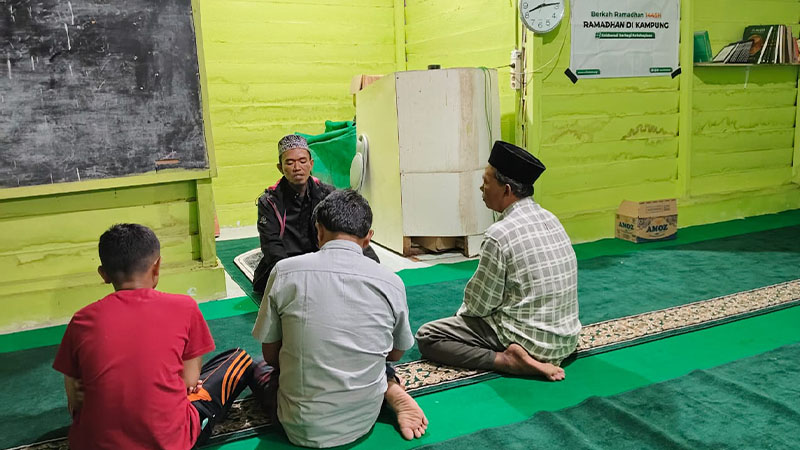 Ketuk Rumah Ajak Warga ke Masjid
