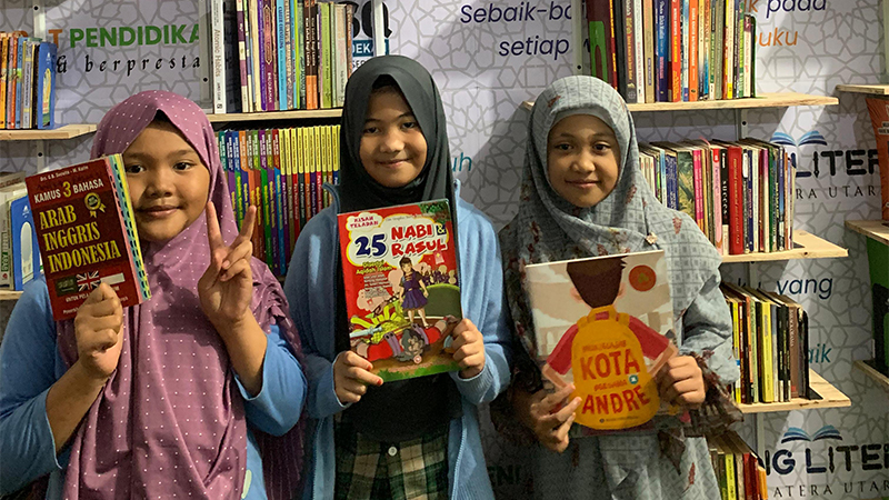 Ulil Albab Dirikan Rumah Baca ke-15 di Pakpak Bharat